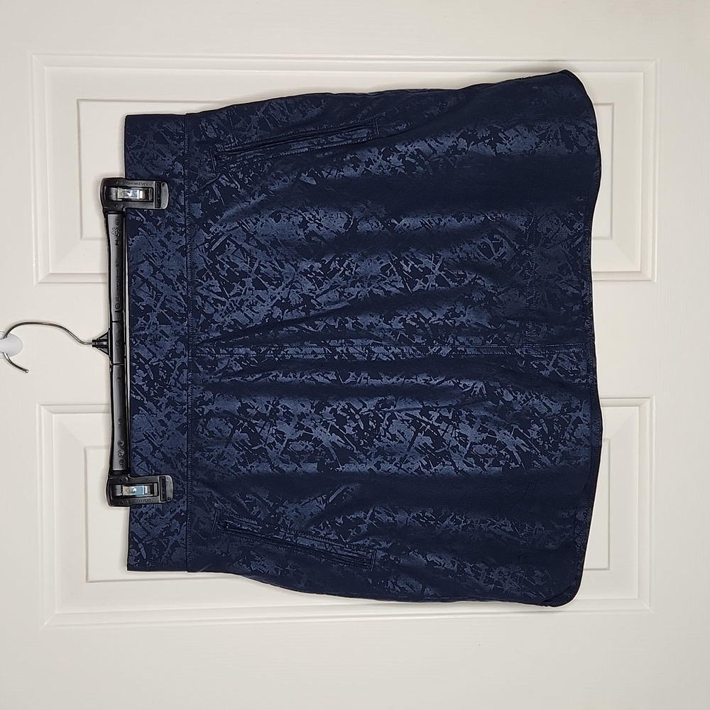 𝅺ORVIS Navy Shattered Glass Travel Skort Size M
